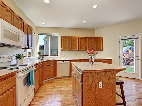 3rd image of 11329 177th Ave E