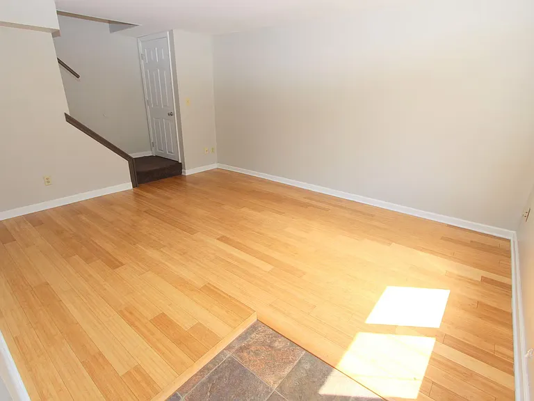 Living Room 2/3BR