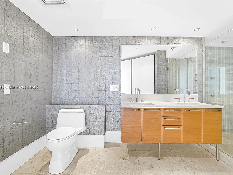 16699 Collins Ave #1103 — Photo 31