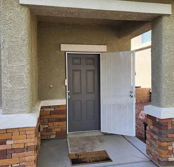 1137 Evergreen Cove St — Photo 2
