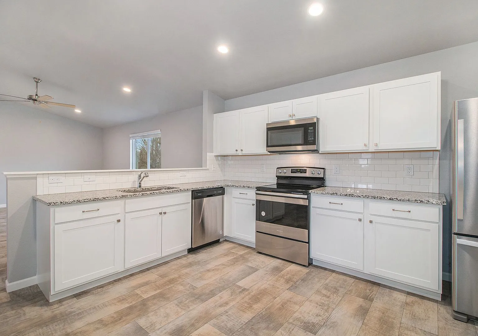 Move-In Special: Get October FREE! Move in by September 30th to receive FREE rent for October. Ta... — Photo 3