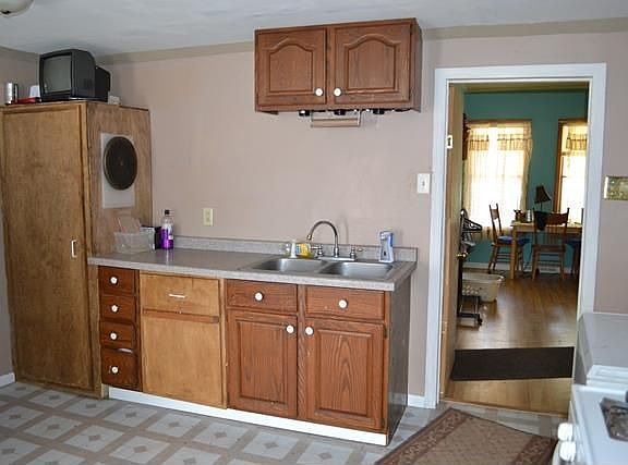 5th image of 119 6th St