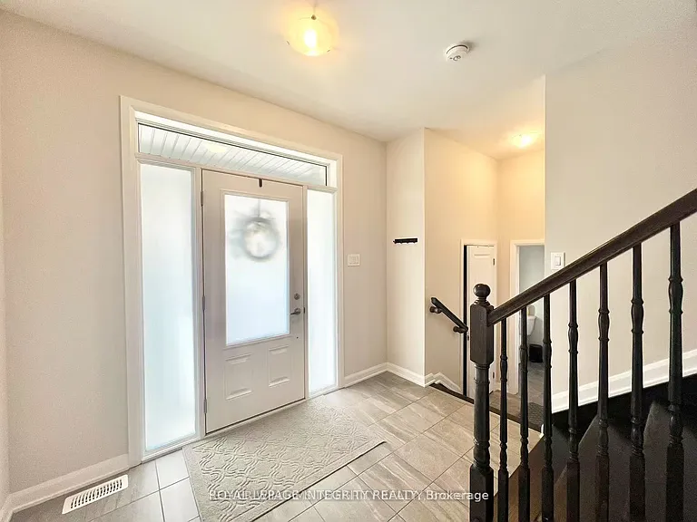 1042 Parabolica Way — Photo 5