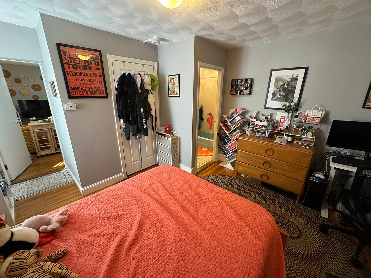 Building Photo - 639 Somerville Ave #3