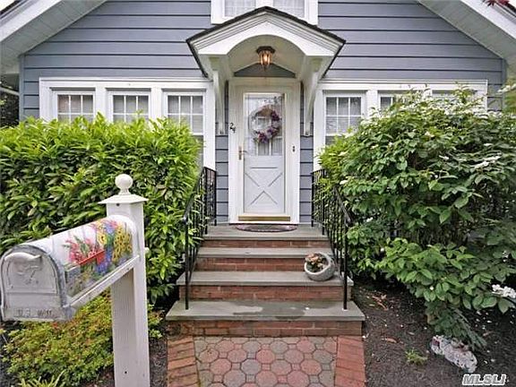 3rd image of 24 Somerset Ave