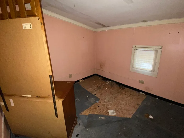 533 Higgins St — Photo 38
