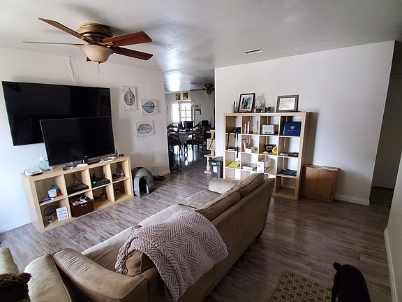 3rd image of 756 Butterfield Ln