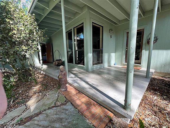 3rd image of 1800 SW 35TH PLACE