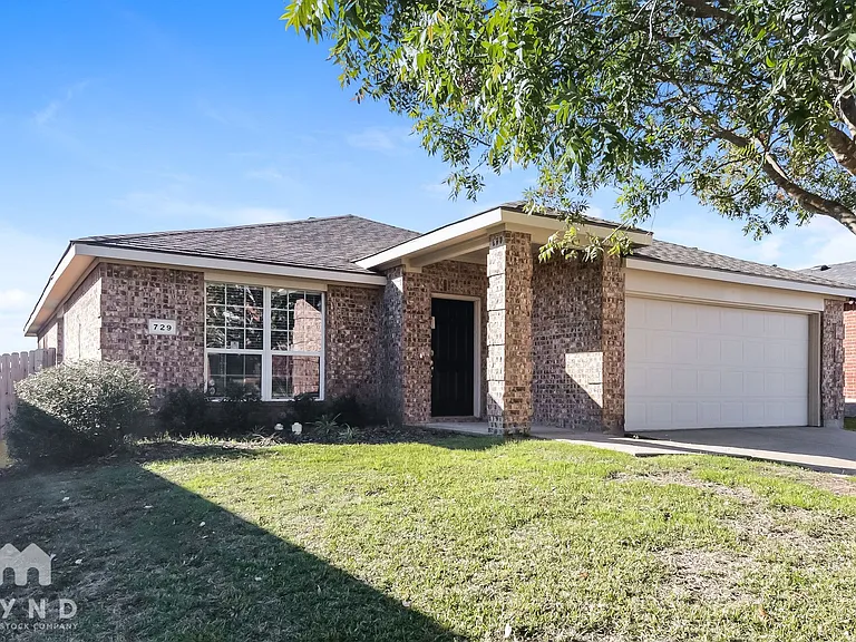 729 Mahogany Dr — Photo 16