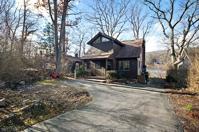 181 Otterhole Rd photo 1