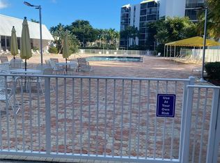 20400 W Country Club Dr APT 105, Aventura, FL 33180