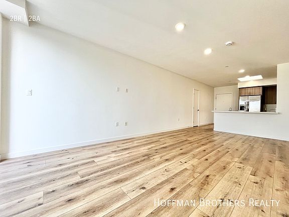 4th image of 5229 Willowcrest Ave #408A