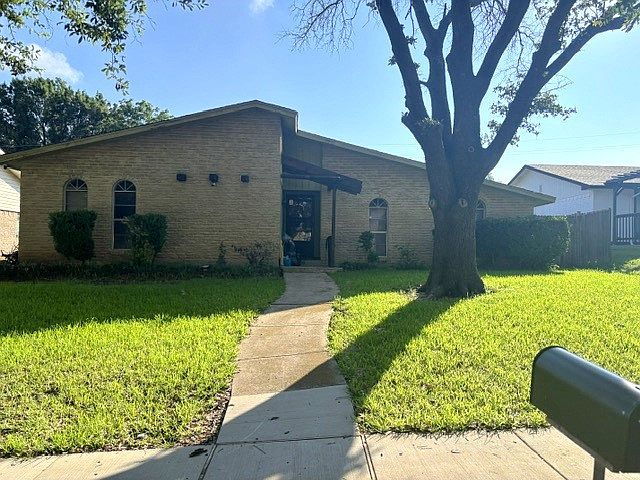 1st image of 3406 Country Club Dr