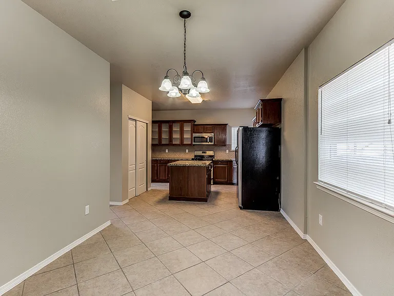 11296 Bullseye St — Photo 4