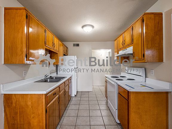 4th image of 205 Vassar Dr SE APT 7
