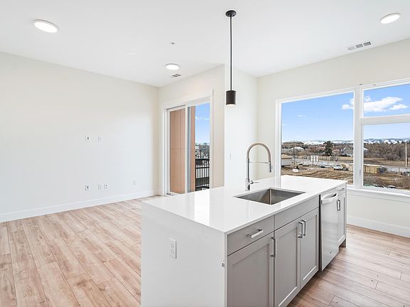 5th image of 2876 W 53rd Ave Unit 301
