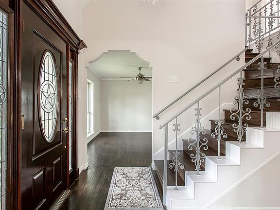 4th image of 2868 Selma Ln