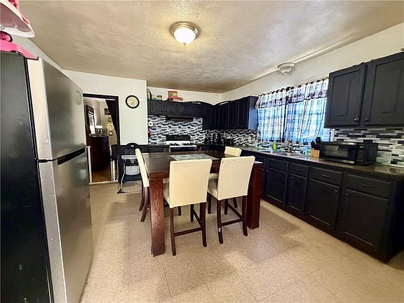 2nd image of 70 Veazie St