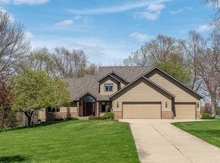 3184 Hickory Dr NE, Solon, IA 52333