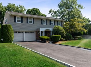 38 Shelby Rd, East Northport, NY 11731