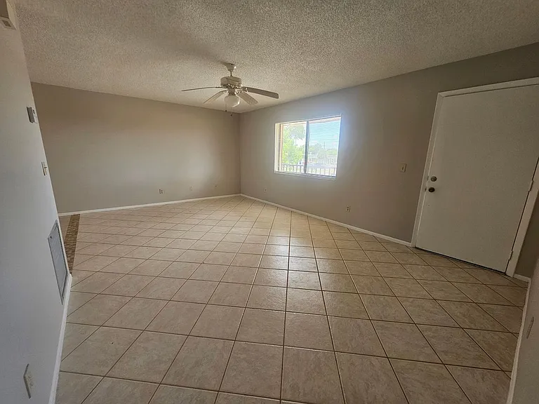 A-101 1221 SE 46th Ln. — Photo 4