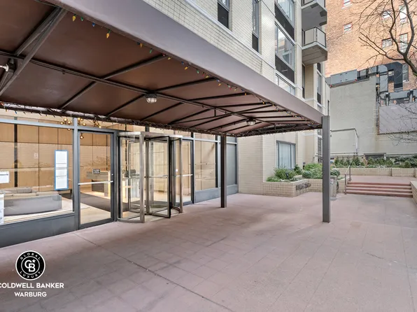 407 Park Avenue South image 7 of 10