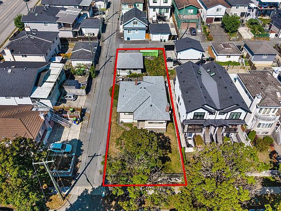 3rd image of 715 E 63rd Ave