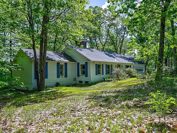 3rd image of 236 Birch Hill Road
