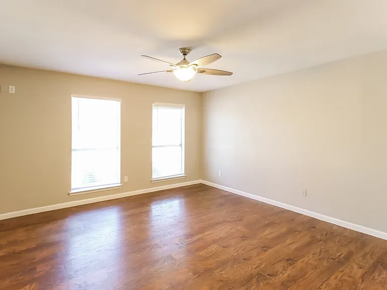 704 Mimosa Trl — Photo 9