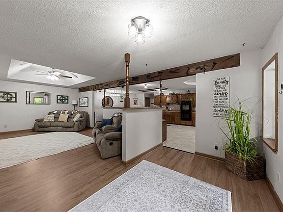 3rd image of 403 N Johnson Dr