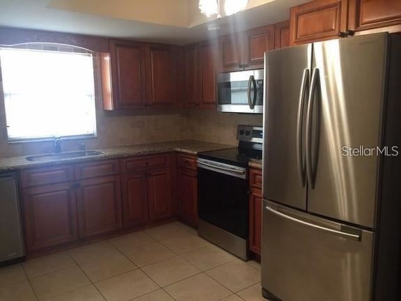3rd image of 904 E Del Webb Blvd