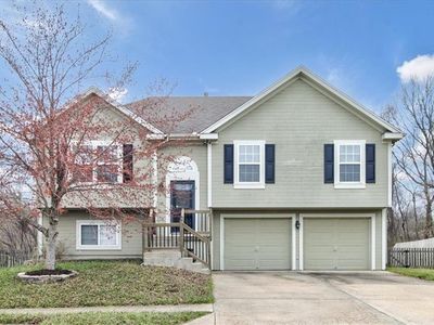 19601 E 10th St S, Independence, MO, 64056
