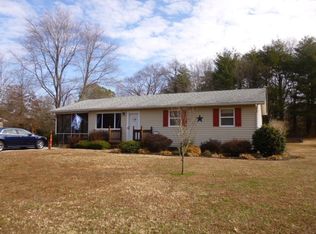 93 Lake Dr, Farmville, VA 23901