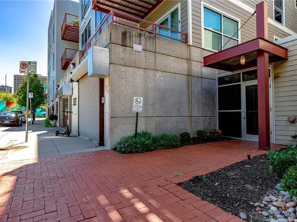 522 Locust Ln Unit 310, Kansas City, MO 64106