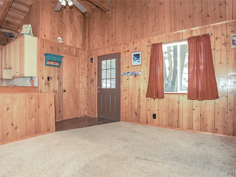 921 Menlo Dr — Photo 8