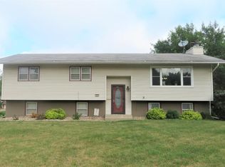 302 Rainbow Dr, Marshalltown, IA 50158