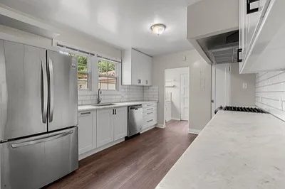 733 Chester Way — Photo 13