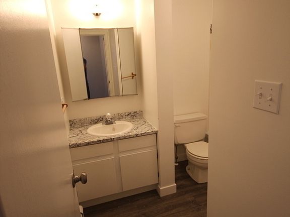4th image of 5315 38th Ave #110
