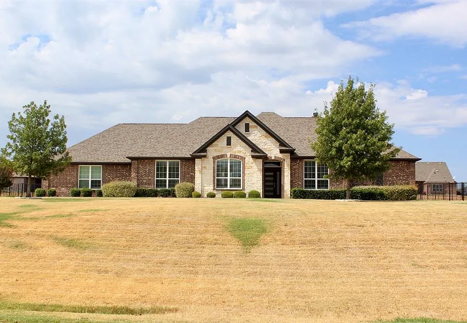 7061 Whispering Oaks