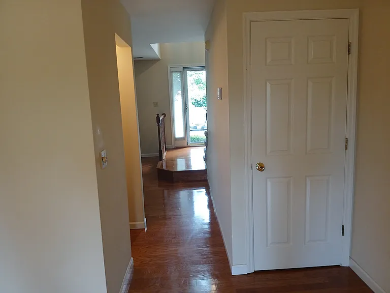1614 Forest Hills Dr — Photo 12