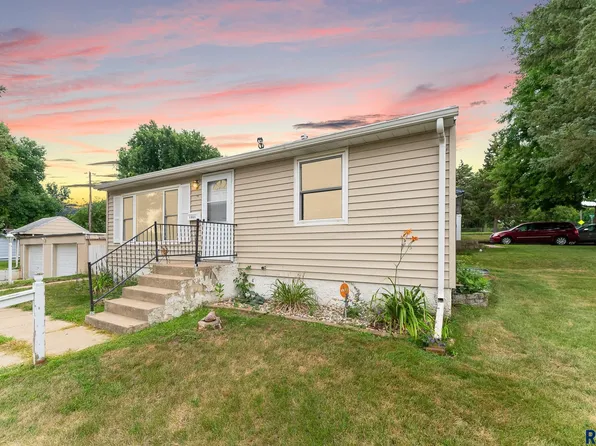 1901 E Spruce St, Sioux Falls, SD 57103