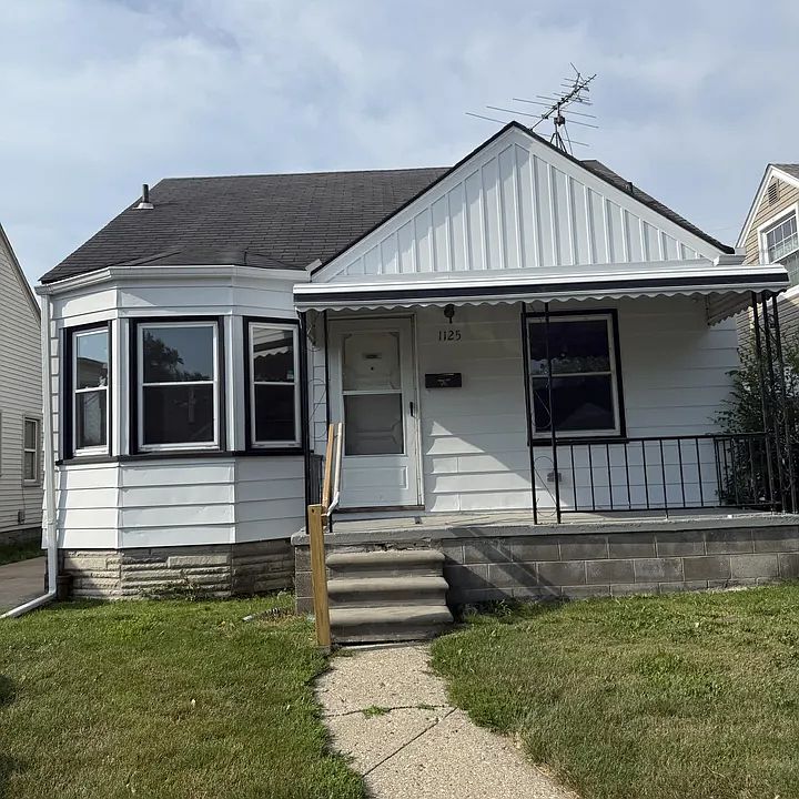 1st image of 1125 Mill St