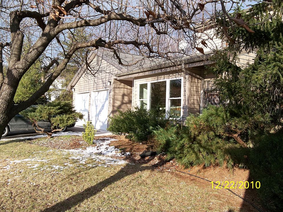 2nd image of 122 Elm Tree Ln