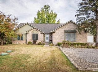 1455 Orion Rd, Lake Orion, MI 48362