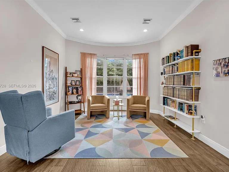 3545 Forest View Cir — Photo 32