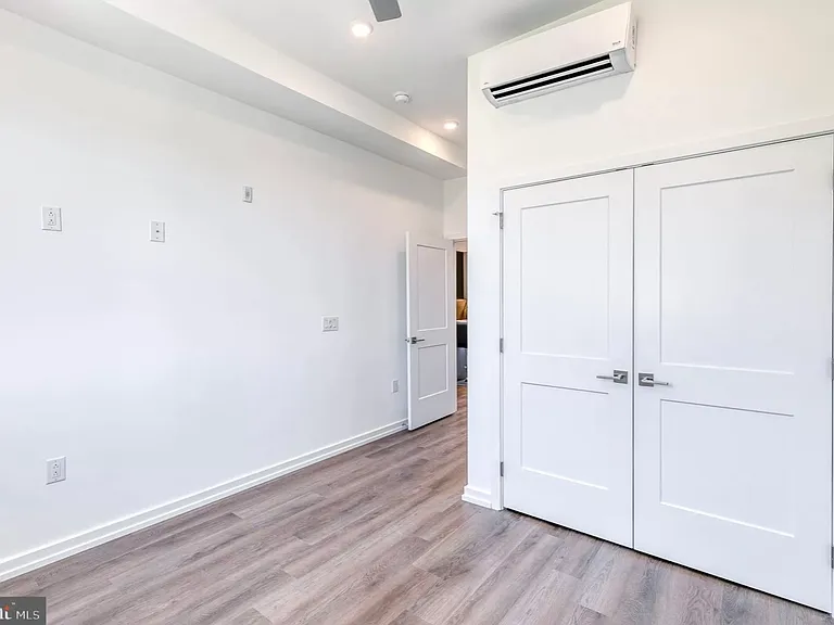 2616 West Girard Ave - 204 — Photo 7