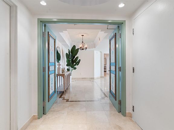 4th image of 2845 NE 9th Street #804