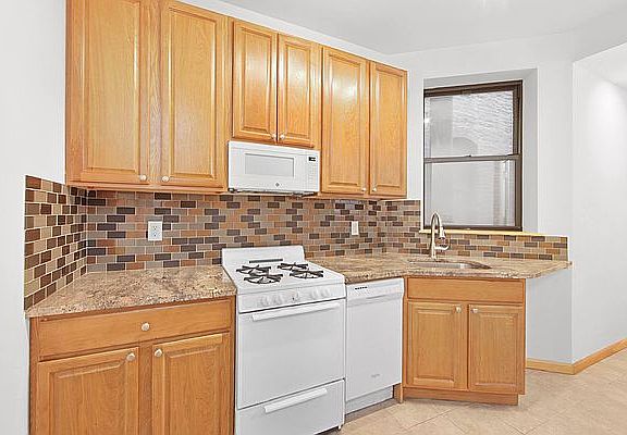 5th image of 413 E 90th St #3V