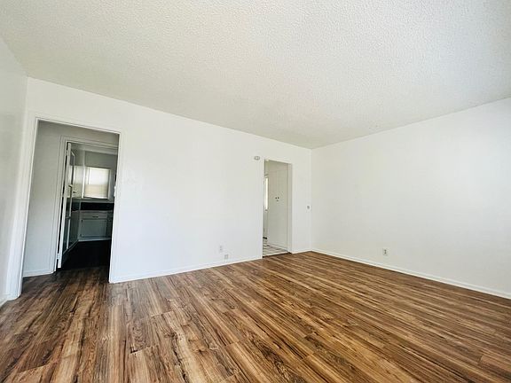5th image of 8785 Hoffman St #0
