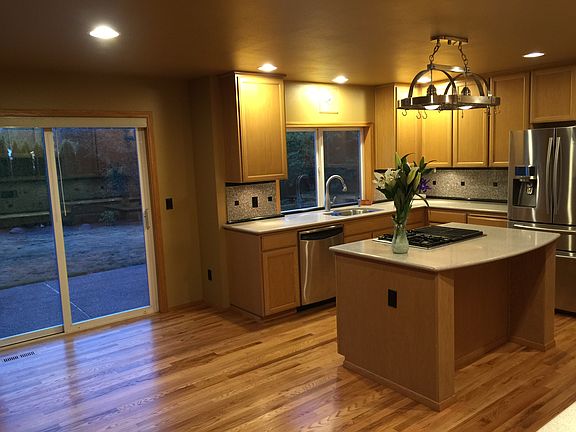 2nd image of 23334 NE 15th St